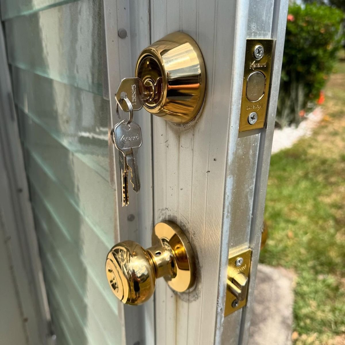 New deadbolt and knob lock installation by Locksmith Magic in Eastlake